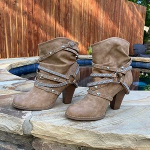 NWOT. Venus Brown with Bling Women’s Boots